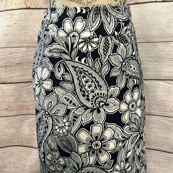 Talbots Maxi Skirt NWT Etched Paisley Jersey Fabric Flowy Pull-On Size 1X - Picture 4 of 10